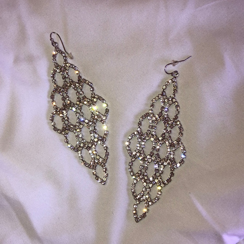 Chandelier earrings... never been worn!!